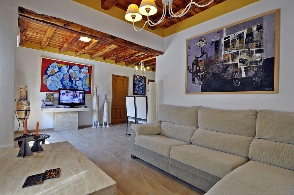 Montecristo Villa Can Cardona מראה חיצוני תמונה