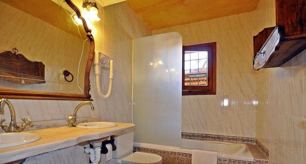 Montecristo Villa Can Cardona מראה חיצוני תמונה